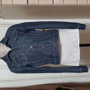 Canyon River Blues 4 pocket denim jacket size L (misses) Price ,$16 ,now.
